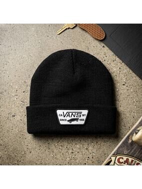 Vans Off The Wall Black Cuffed Beanie Hat Skater Patch Logo Unisex One Size